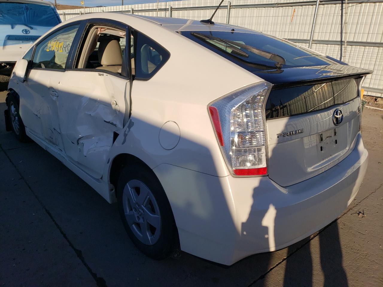 Photo 3 from auction – 2010 TOYOTA PRIUS with VIN JTDKN3DU2A5002068