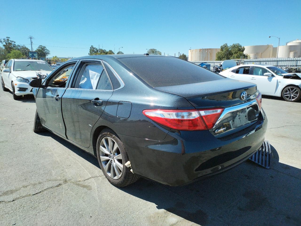 Photo 3 from auction – 2016 TOYOTA CAMRY LE with VIN 4T1BF1FK0GU178981