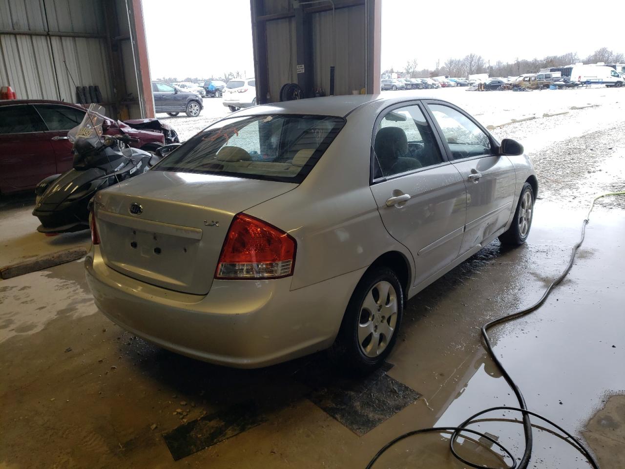Photo 4 from auction – 2009 KIA SPECTRA EX with VIN KNAFE221X95621434