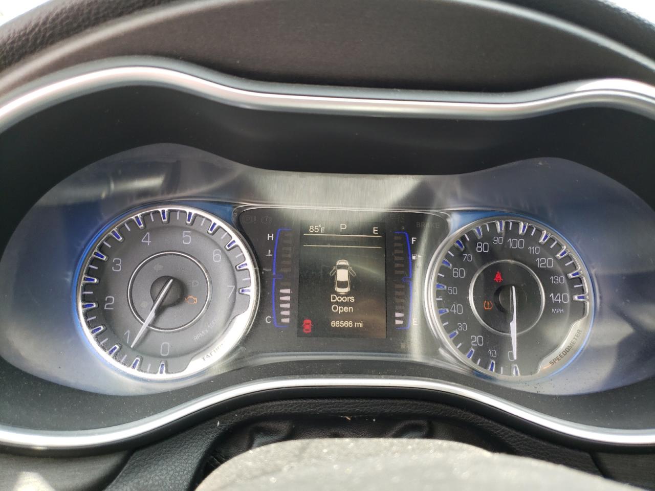 Photo 8 from auction – 2016 CHRYSLER 200 LIMITE with VIN 1C3CCCAB0GN145109