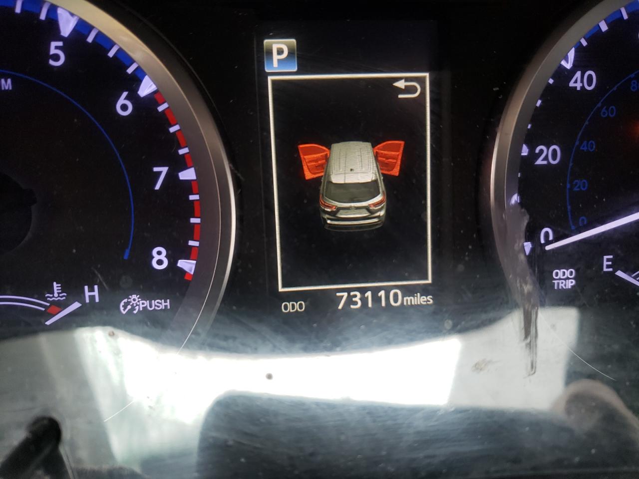 Photo 8 from auction – 2018 TOYOTA HIGHLANDER with VIN 5TDZARFH9JS035950