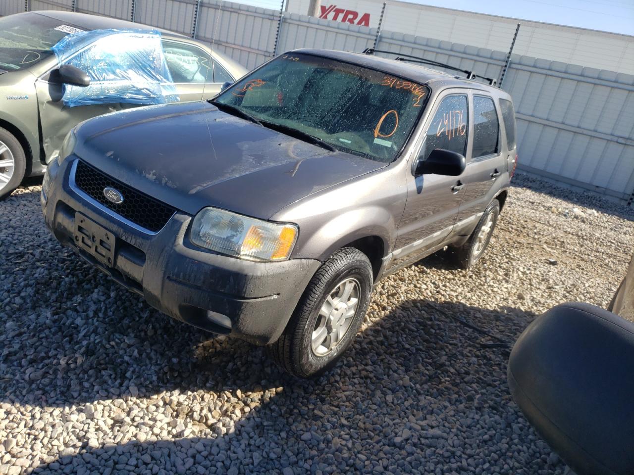 Photo 2 from auction – 2003 FORD ESCAPE XLT with VIN 1FMYU93123KE02820