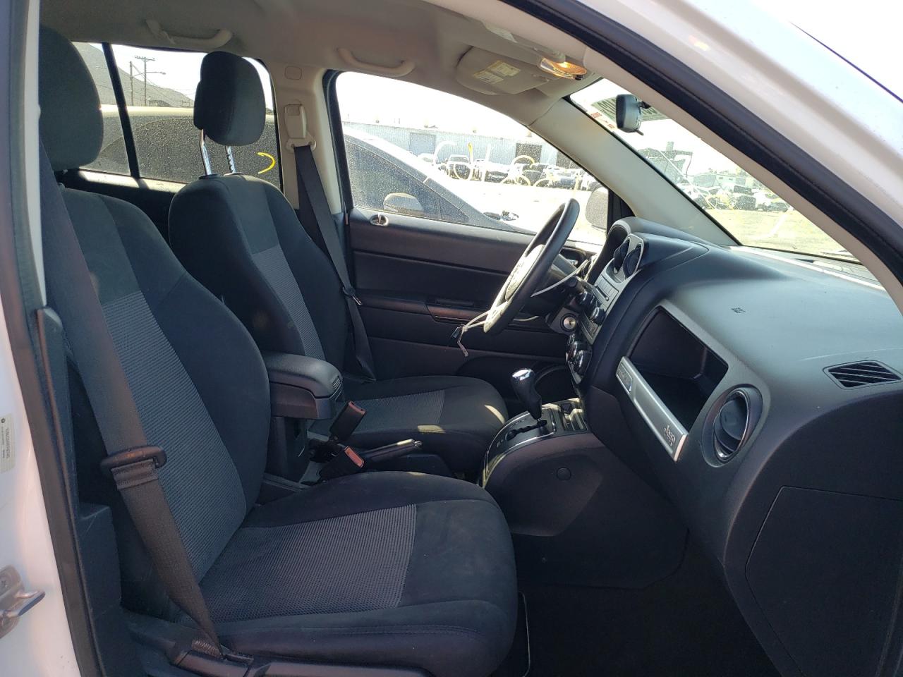 Photo 5 from auction – 2015 JEEP COMPASS SP with VIN 1C4NJCBA0FD427495