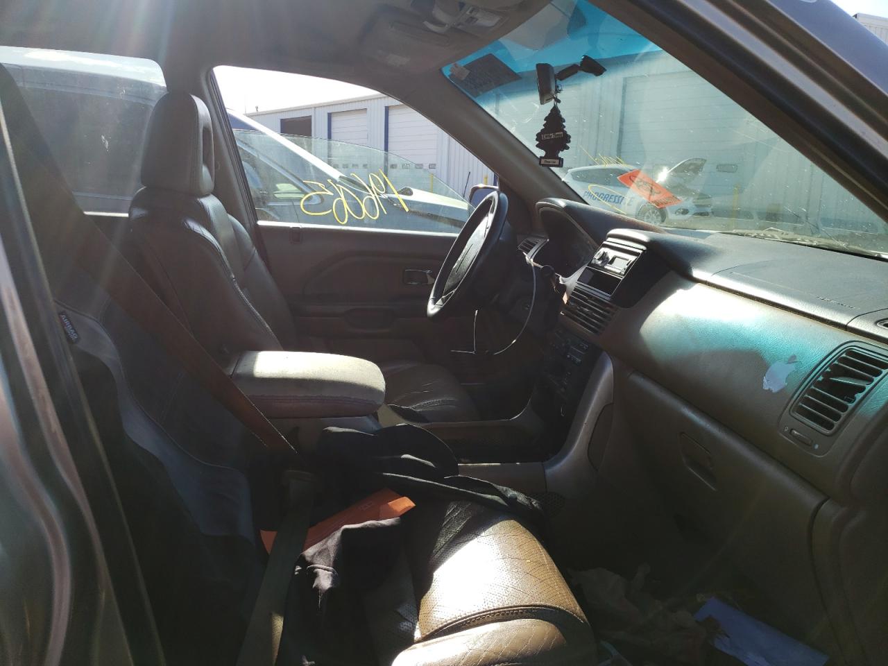 Photo 5 from auction – 2004 HONDA PILOT EXL with VIN 2HKYF18554H533879