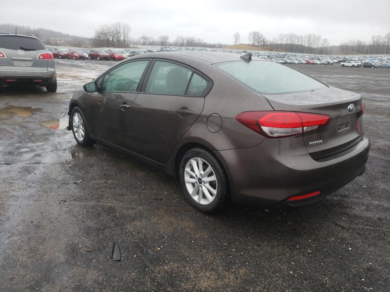 Photo 3 from auction – 2017 KIA FORTE LX with VIN 3KPFL4A77HE081439