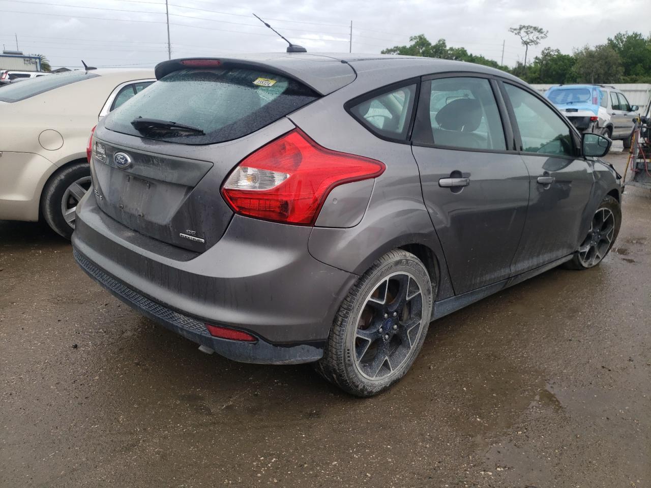 Photo 4 from auction – 2014 FORD FOCUS SE with VIN 1FADP3K20EL173123