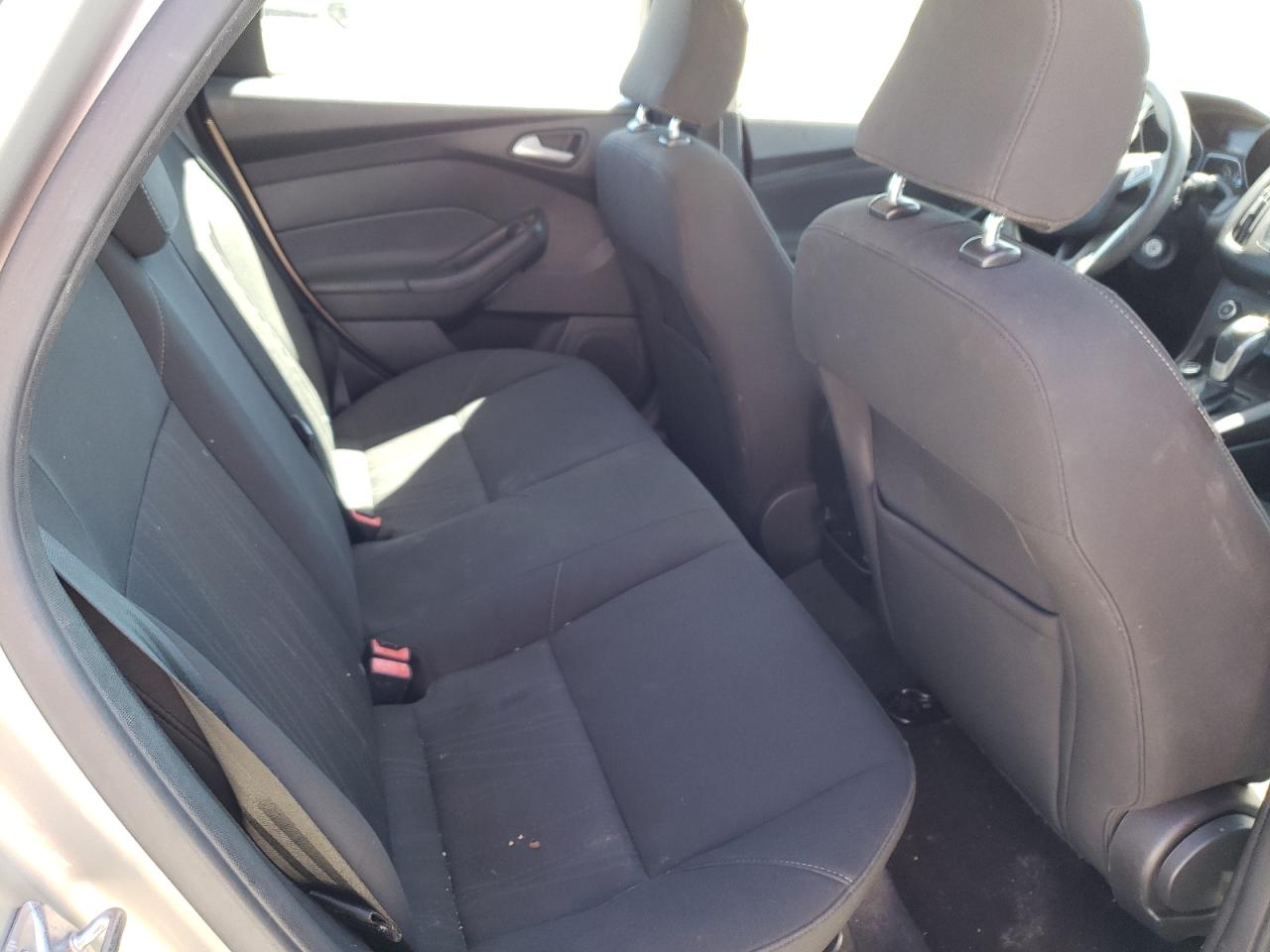 Photo 6 from auction – 2016 FORD FOCUS SE with VIN 1FADP3F21GL216509