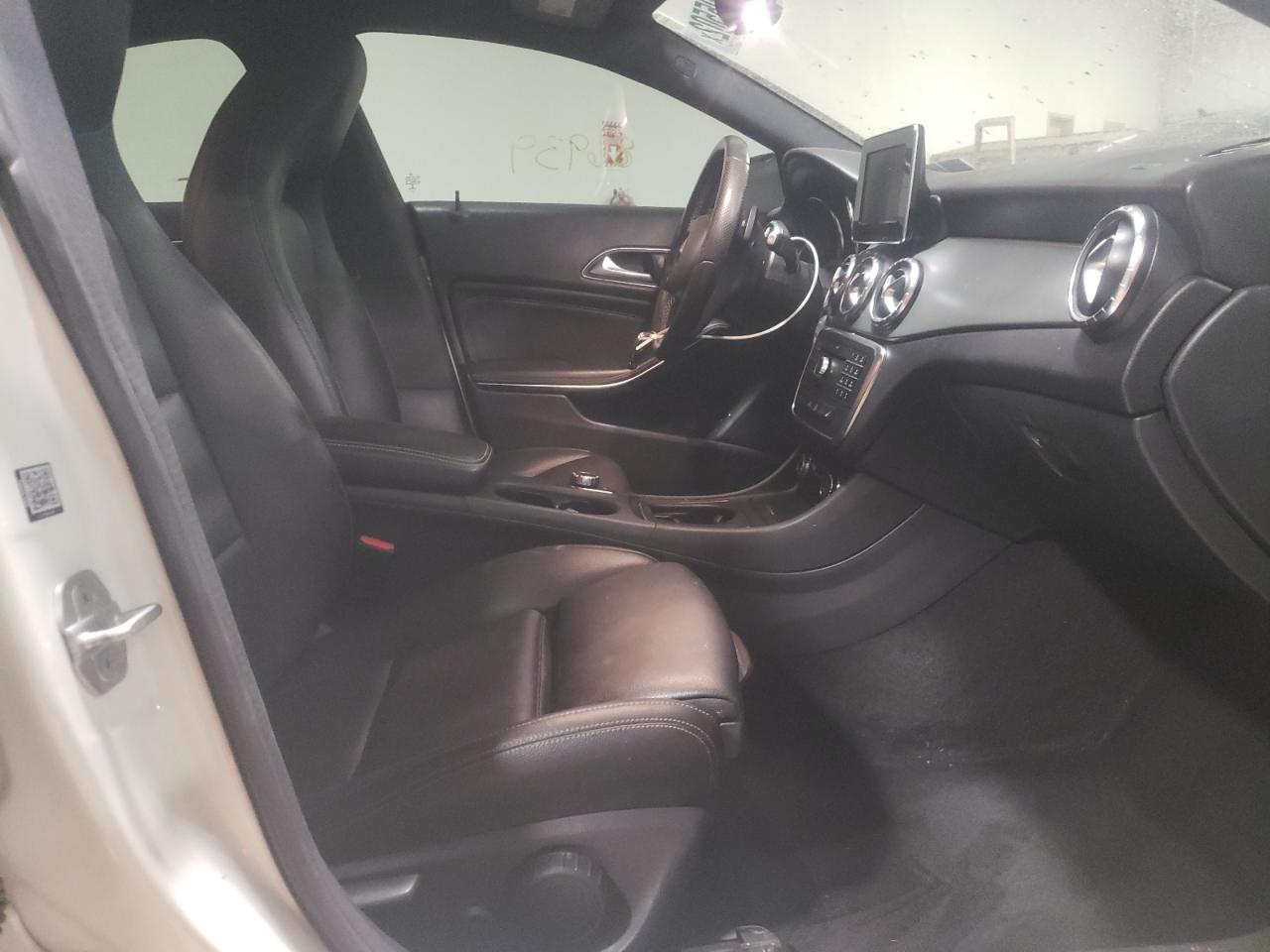 Photo 5 from auction – 2016 MERCEDES-BENZ CLA 250 with VIN WDDSJ4EBXGN323319