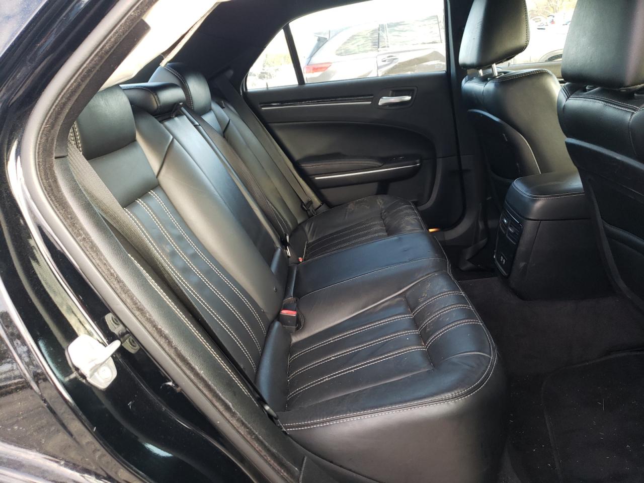 Photo 6 from auction – 2018 CHRYSLER 300 S with VIN 2C3CCAGG4JH160865