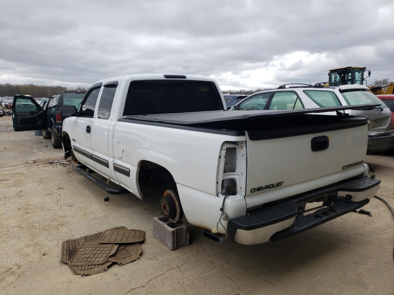 Photo 3 from auction – 2001 CHEVROLET SILVERADO with VIN 2GCEC19V811224785