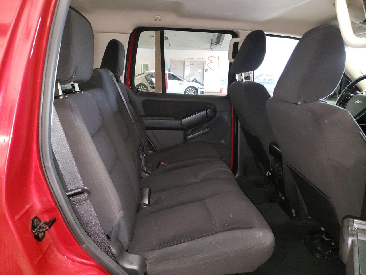 Photo 6 from auction – 2010 FORD EXPLORER X with VIN 1FMEU7DE3AUB15996