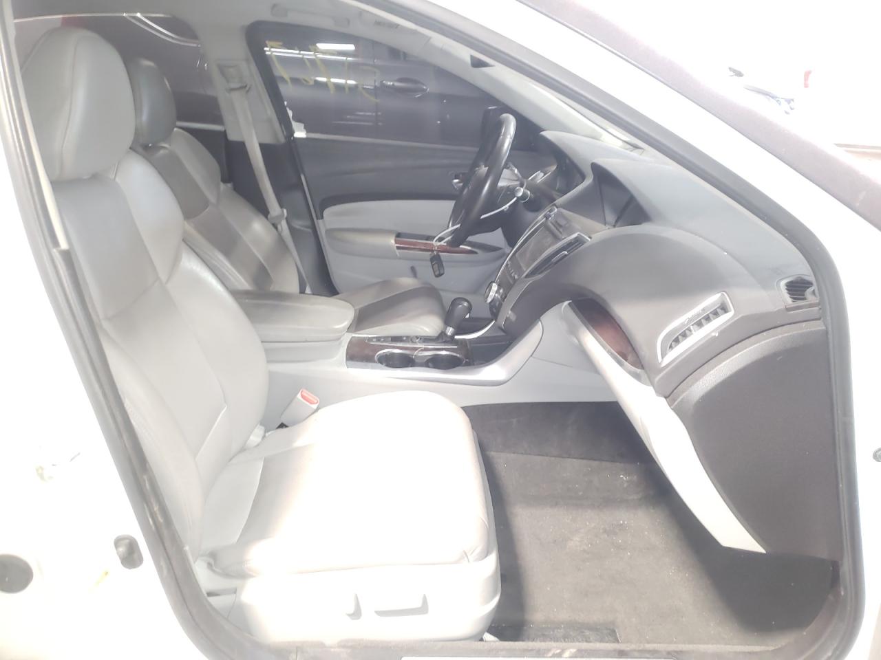 Photo 5 from auction – 2015 ACURA TLX TECH with VIN 19UUB1F55FA008216