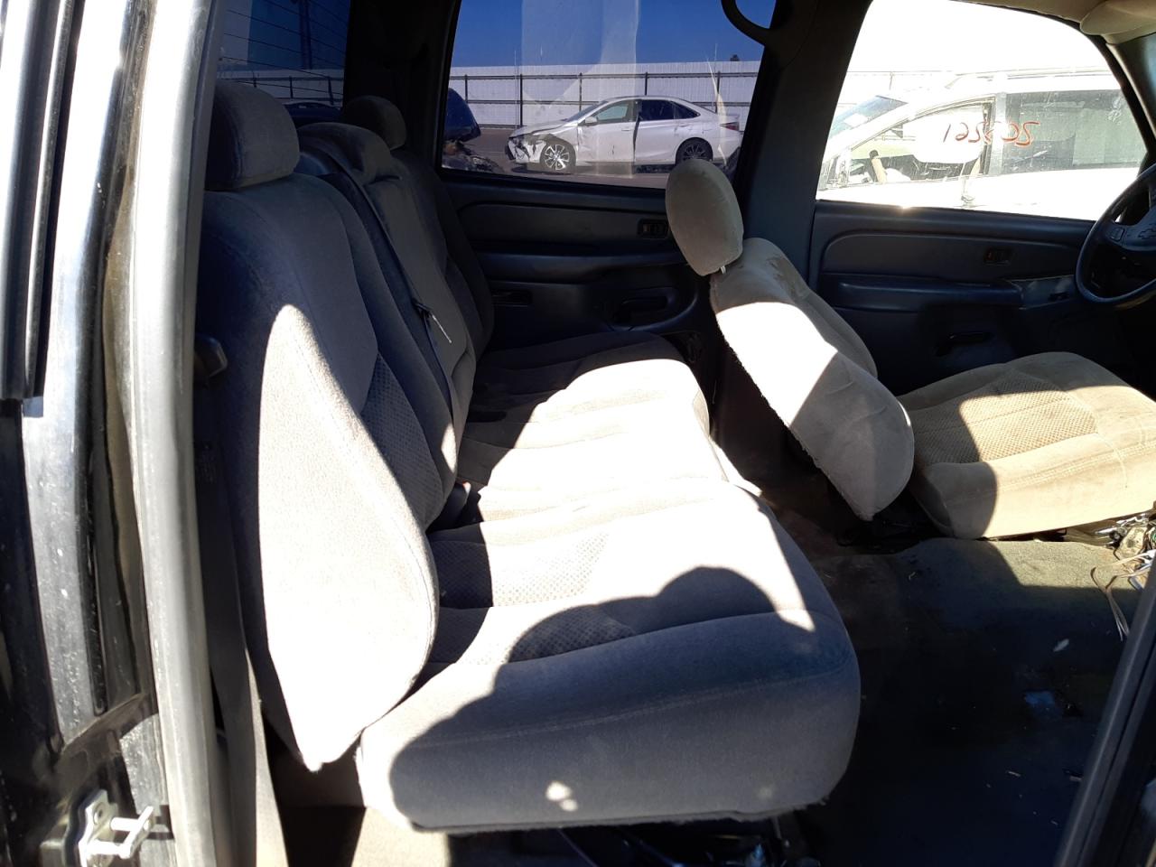 Photo 6 from auction – 2005 CHEVROLET SILVERADO with VIN 2GCEC13T851182096