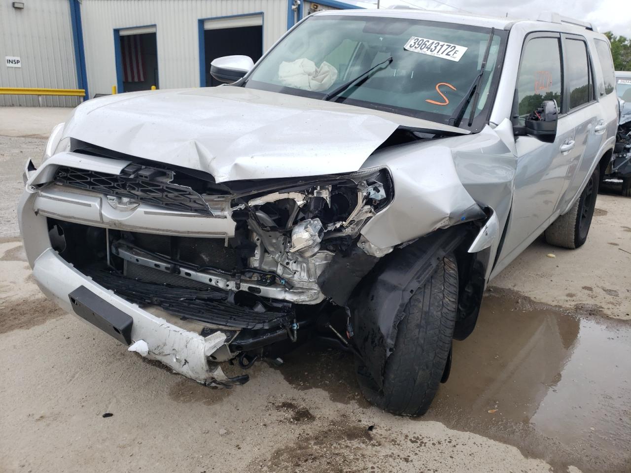 Photo 9 from auction – 2018 TOYOTA 4RUNNER SR with VIN JTEZU5JR4J5166740