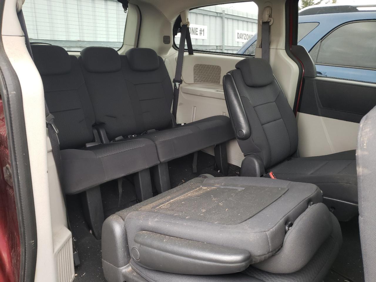 Photo 6 from auction – 2010 DODGE GRAND CARA with VIN 2D4RN4DE4AR312659