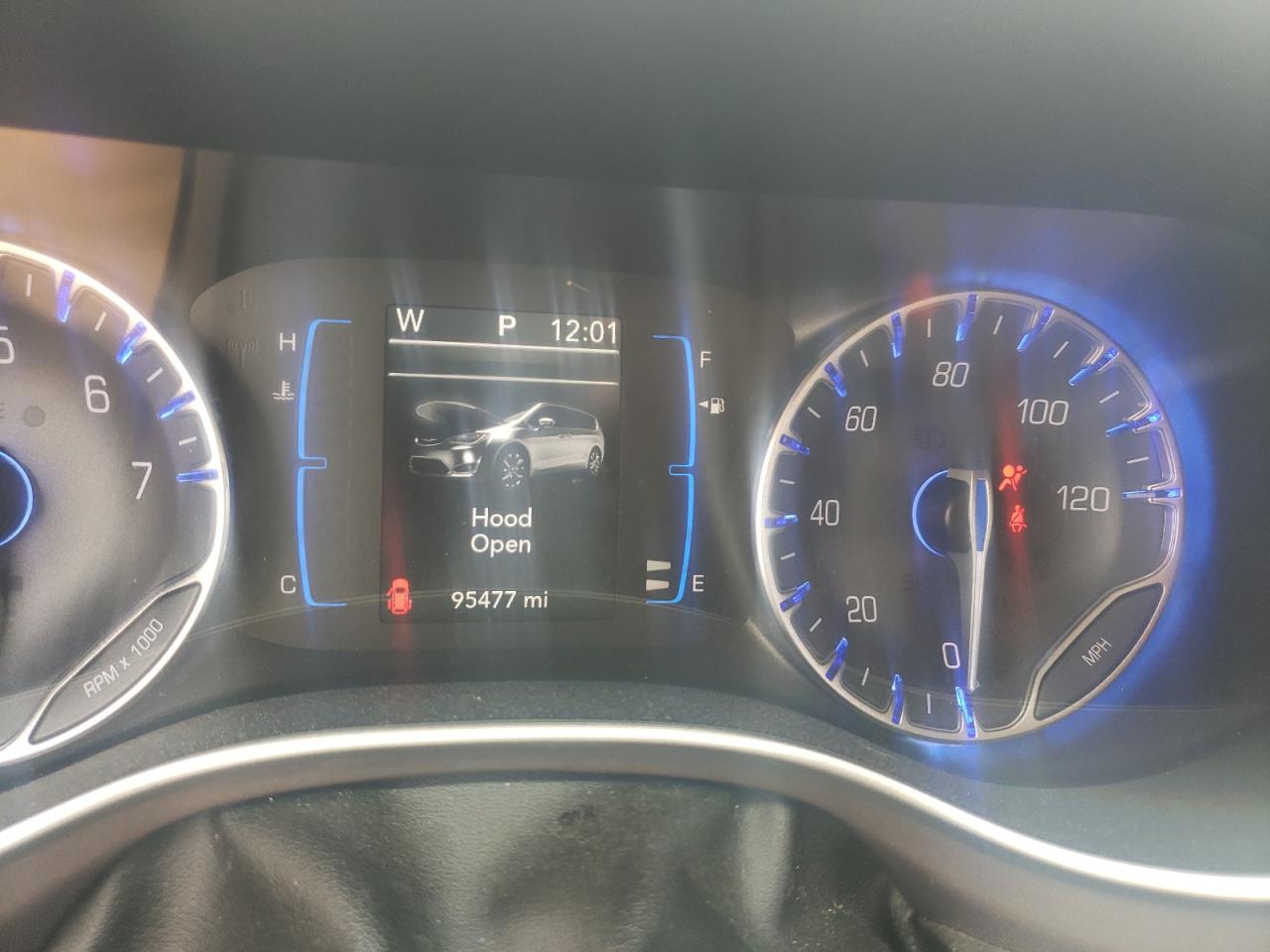 Photo 8 from auction – 2017 CHRYSLER PACIFICA T with VIN 2C4RC1BG6HR527542