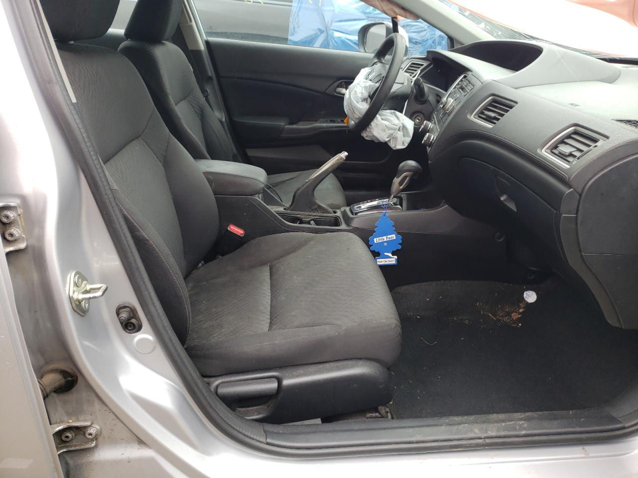 Photo 5 from auction – 2015 HONDA CIVIC LX with VIN 19XFB2F58FE038286