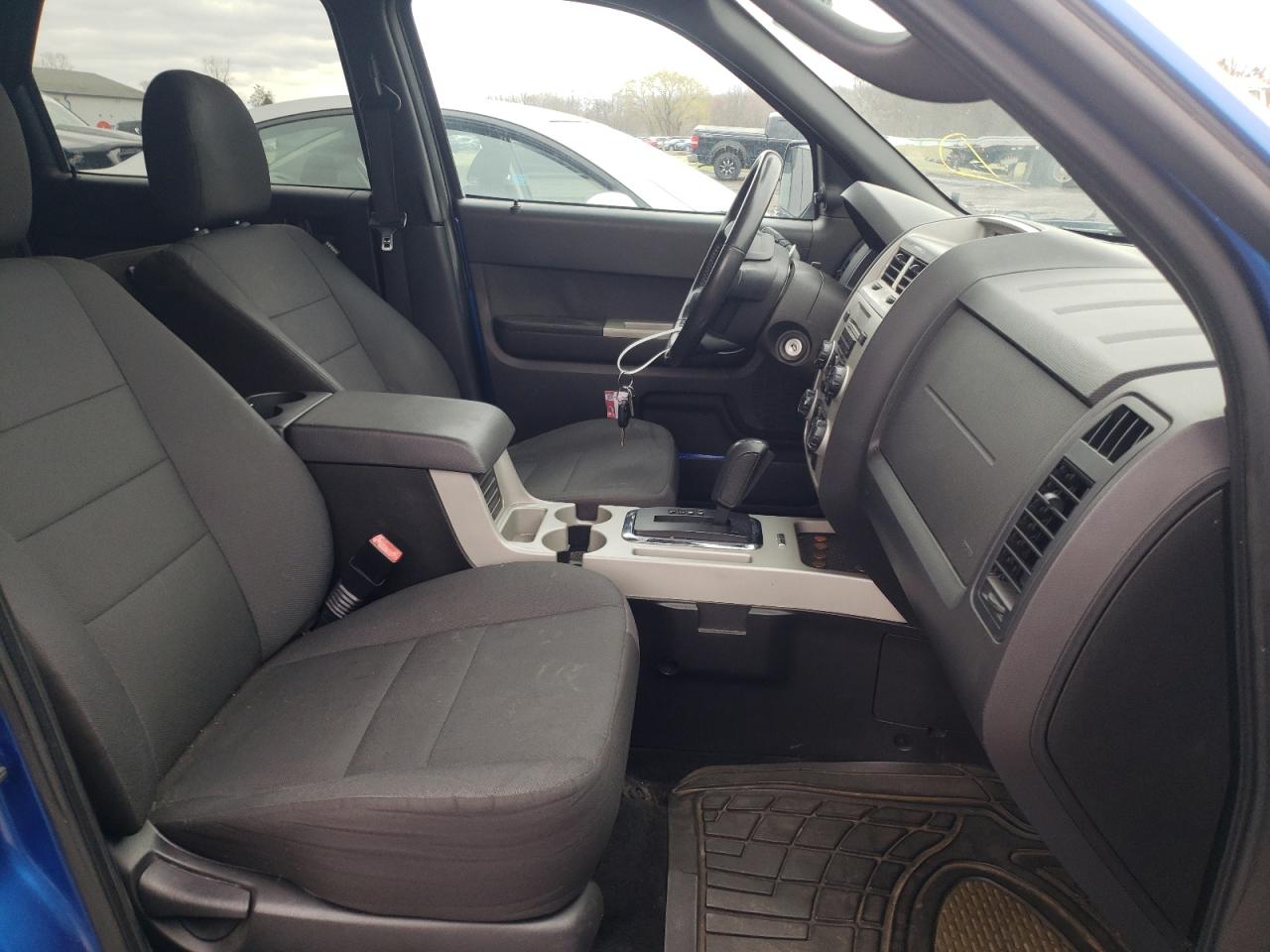 Photo 5 from auction – 2011 FORD ESCAPE XLT with VIN 1FMCU0DG8BKA20413