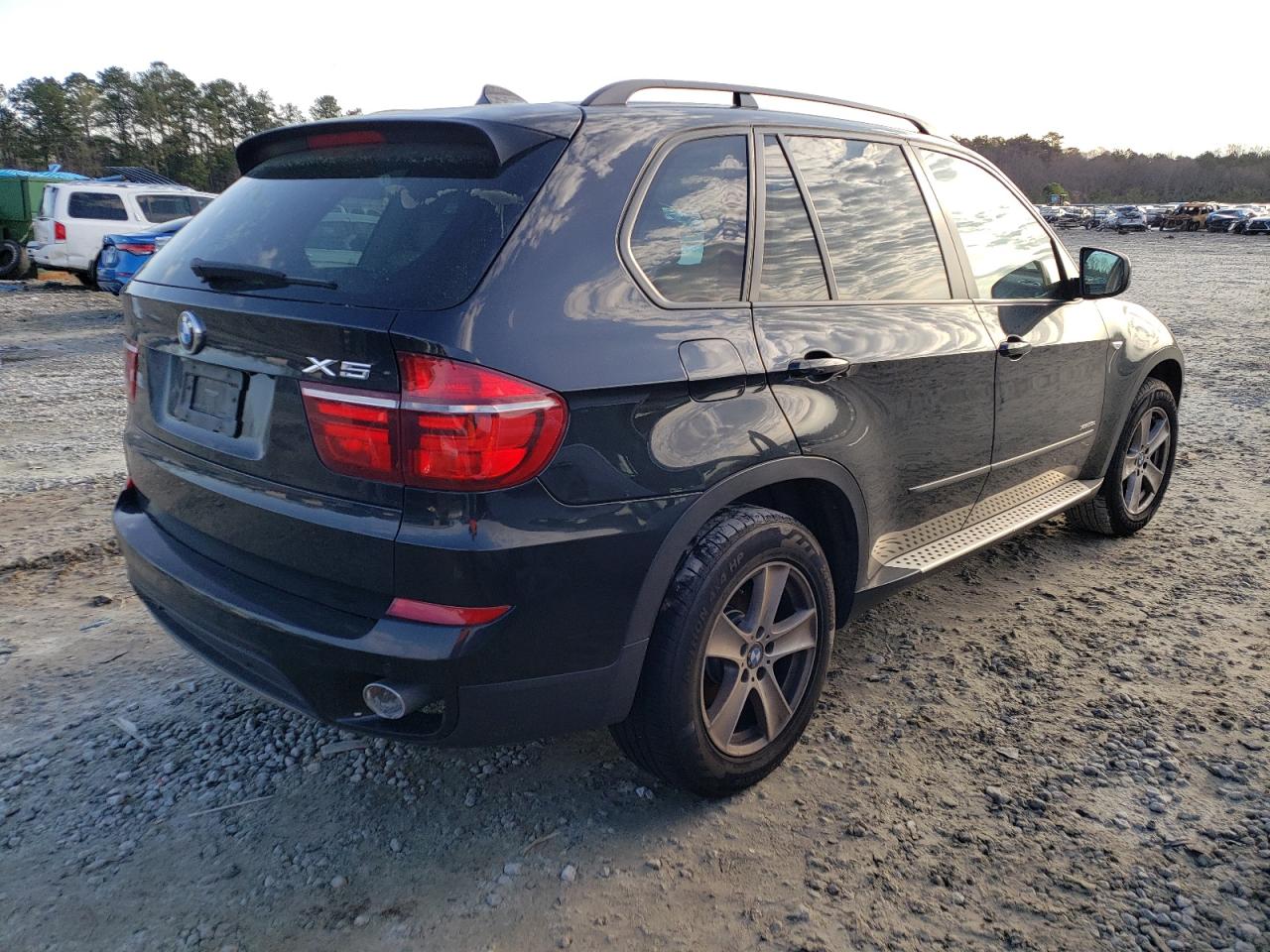 Photo 4 from auction – 2011 BMW X5 XDRIVE3 with VIN 5UXZW0C52BL662465