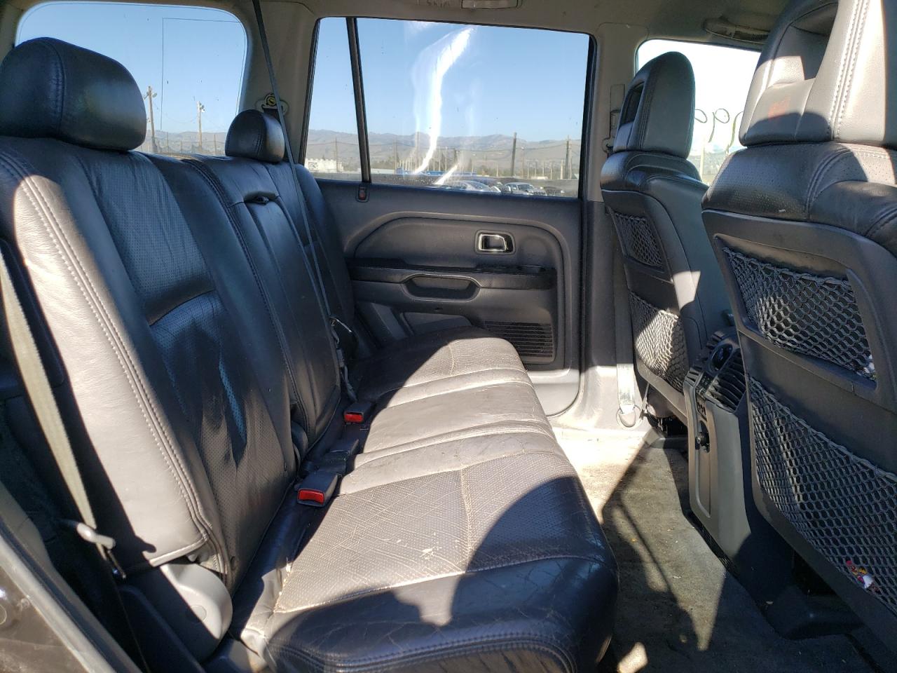 Photo 6 from auction – 2003 HONDA PILOT EXL with VIN 2HKYF18683H605987