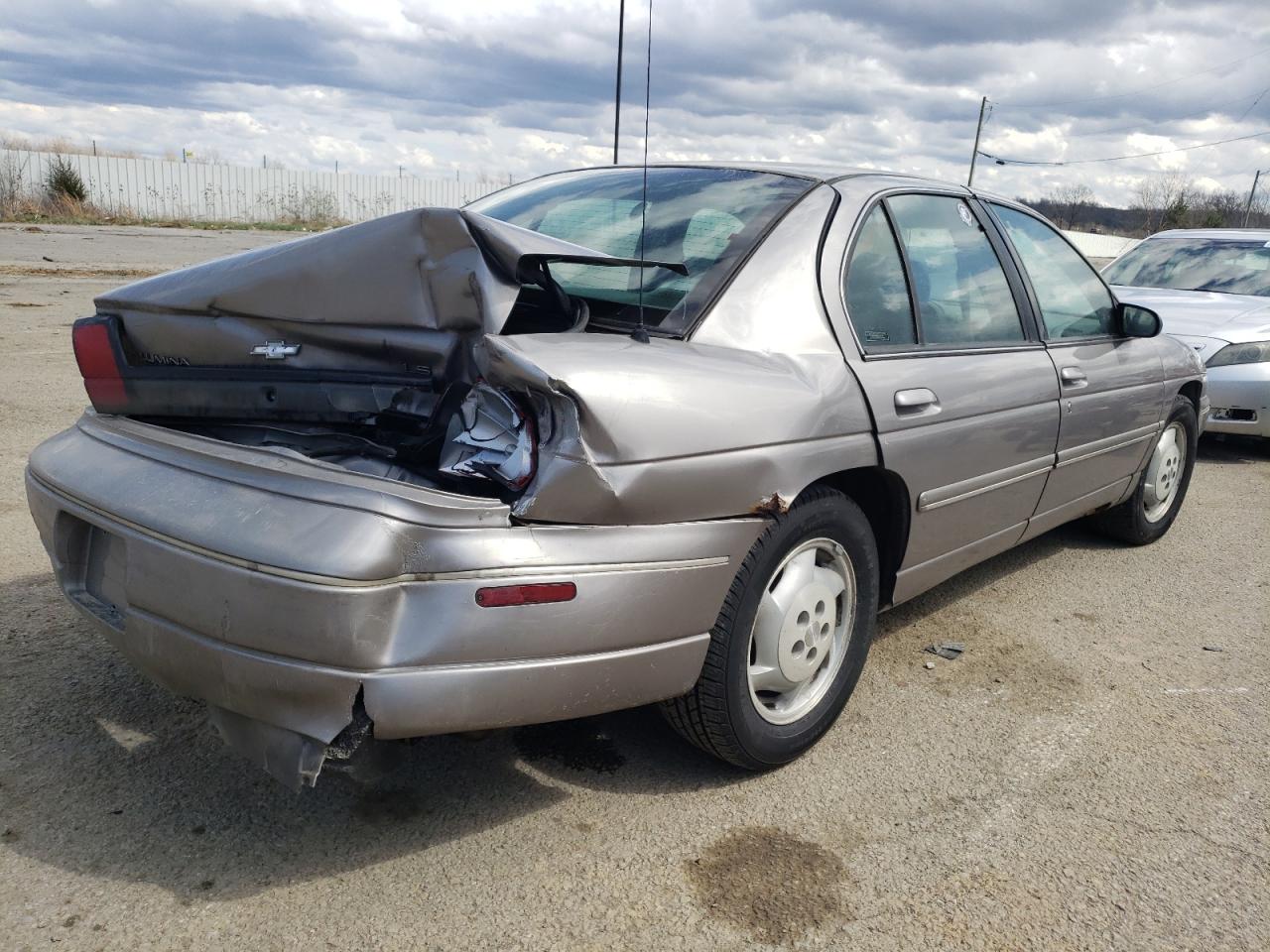 Photo 4 from auction – 1997 CHEVROLET LUMINA with VIN 2G1WL52M2V9217702