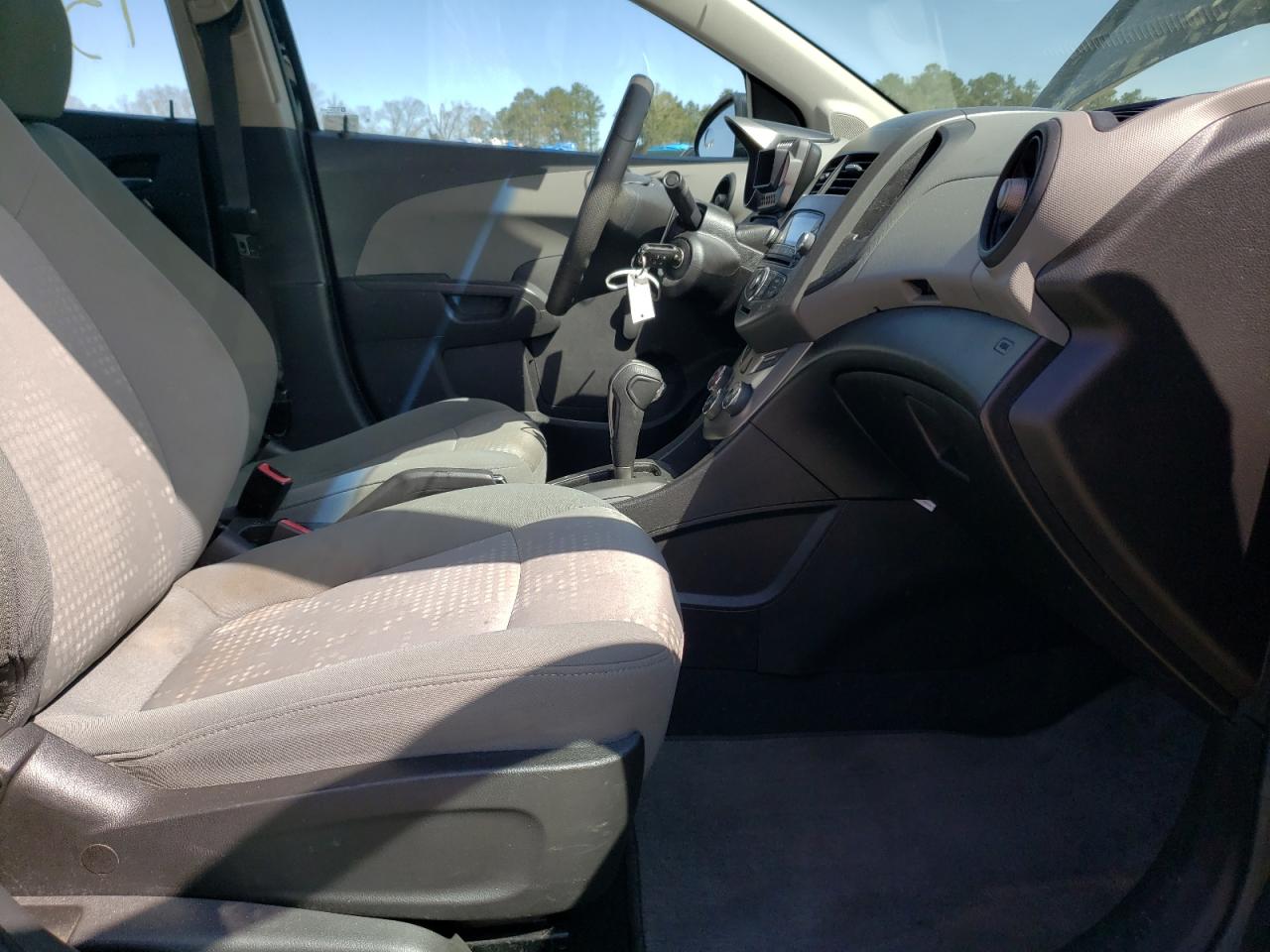 Photo 5 from auction – 2012 CHEVROLET SONIC LS with VIN 1G1JA5SH5C4195570