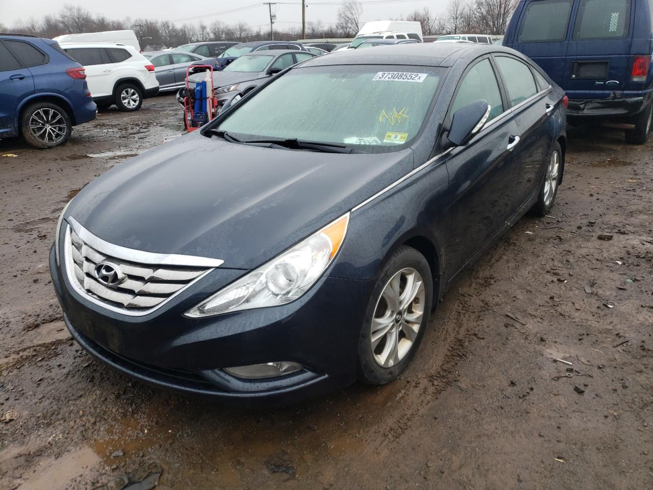 Photo 2 from auction – 2013 HYUNDAI SONATA SE with VIN 5NPEC4AC0DH523914