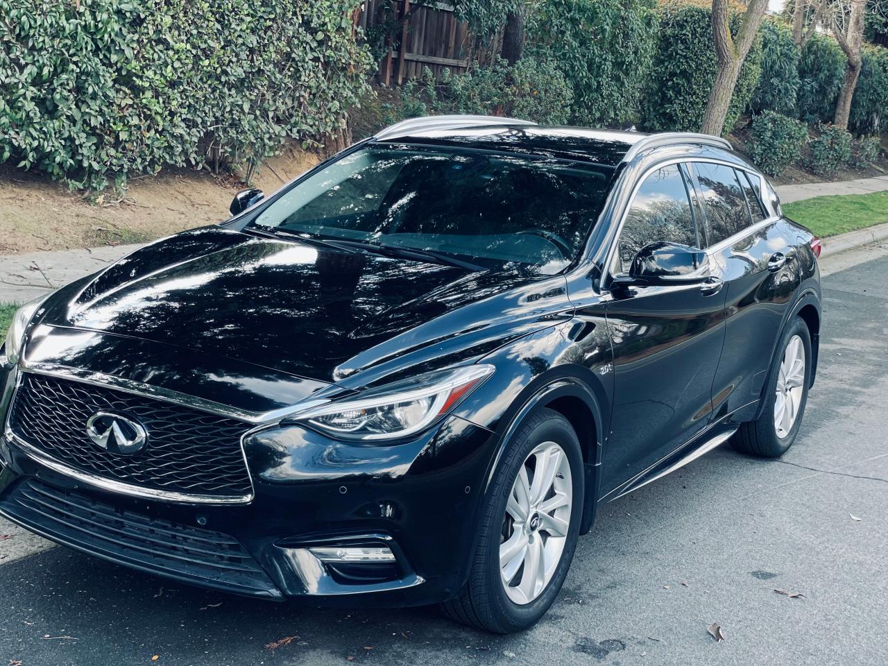 Photo 2 from auction – 2017 INFINITI QX30 BASE with VIN SJKCH5CP5HA015530
