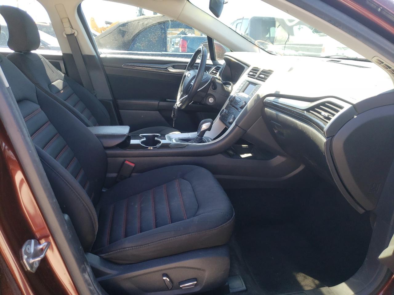 Photo 5 from auction – 2015 FORD FUSION SE with VIN 3FA6P0H75FR226167