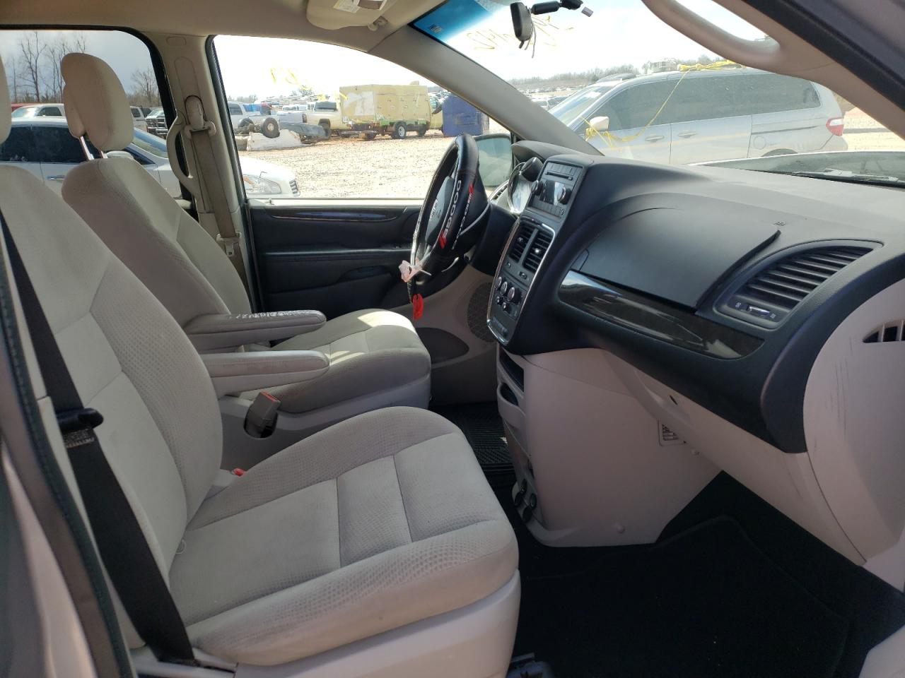 Photo 5 from auction – 2016 DODGE GRAND CARA with VIN 2C4RDGBG4GR176905
