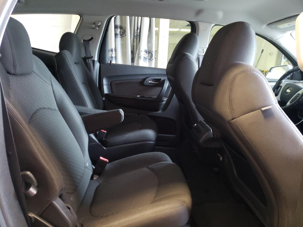 Photo 6 from auction – 2010 CHEVROLET TRAVERSE L with VIN 1GNLRFED8AS103035