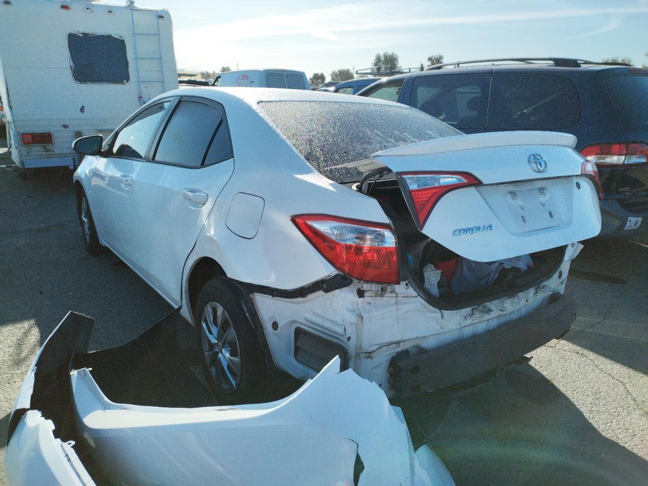 Photo 3 from auction – 2014 TOYOTA COROLLA L with VIN 5YFBURHEXEP080695