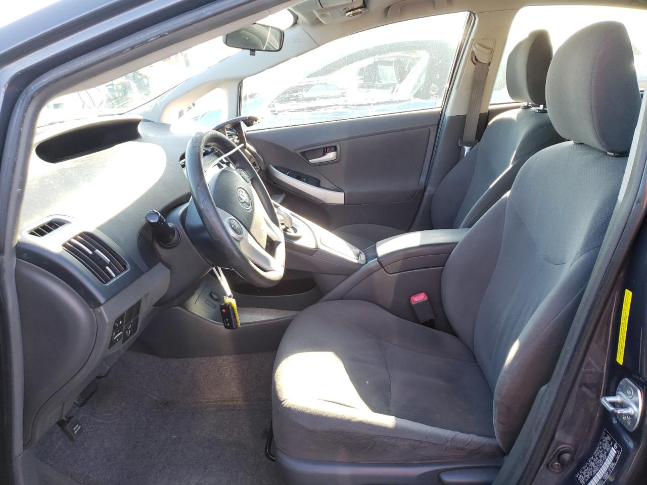 Photo 5 from auction – 2011 TOYOTA PRIUS with VIN JTDKN3DU1B0267028