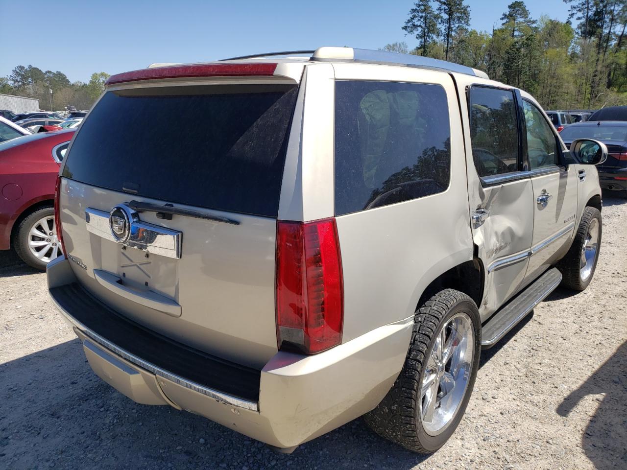 Photo 4 from auction – 2007 CADILLAC ESCALADE with VIN 1GYEC63847R310055