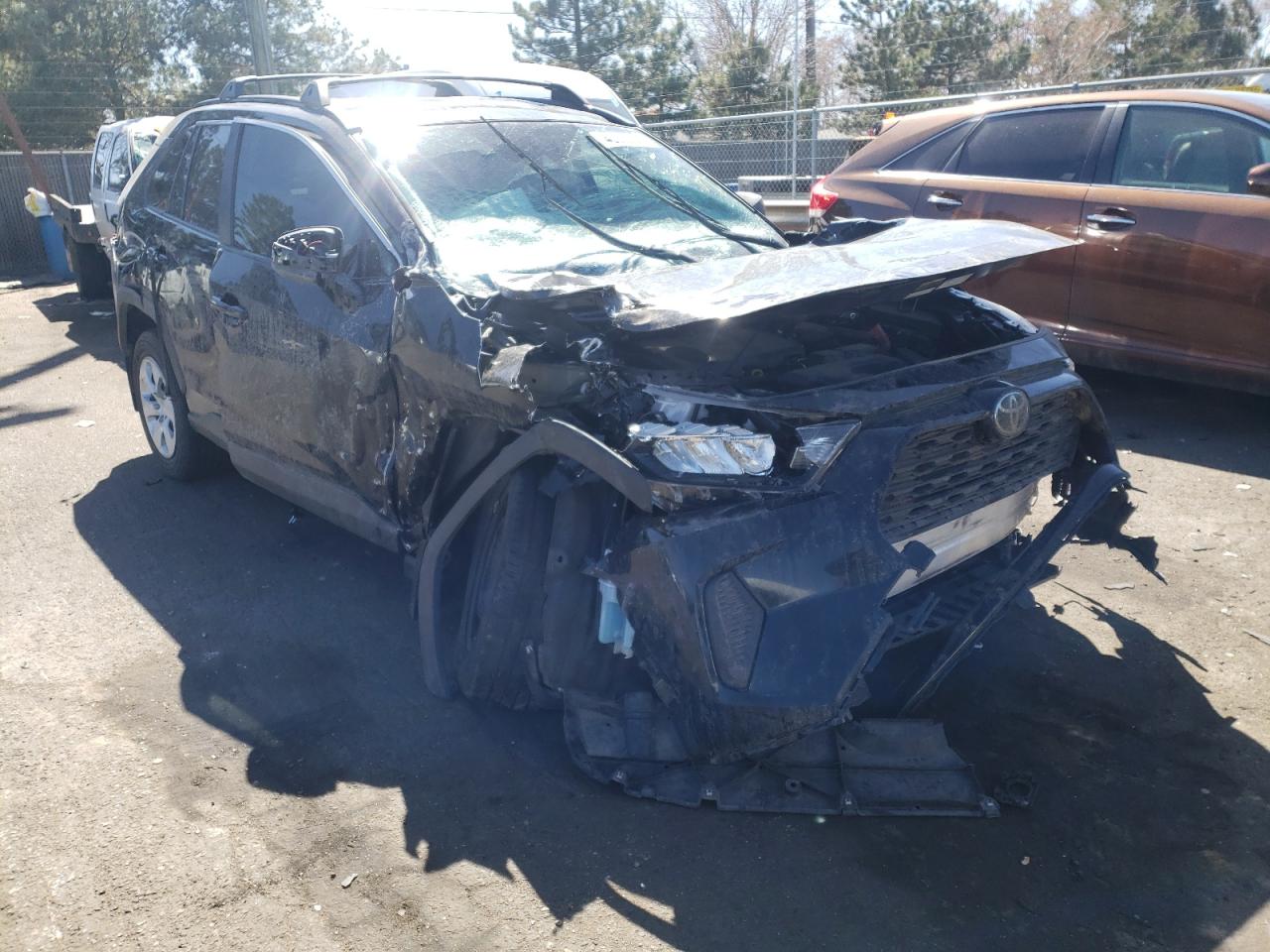 TOYOTA RAV4 LE 2019 with VIN JTMF1RFV3KD046626 - Photo from auction