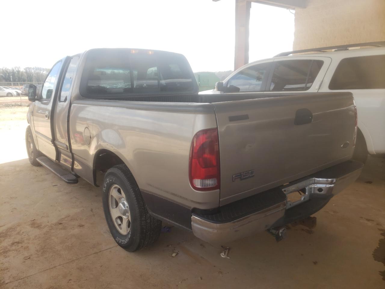 Photo 3 from auction – 2001 FORD F150 with VIN 1FTRX17W61NB08839