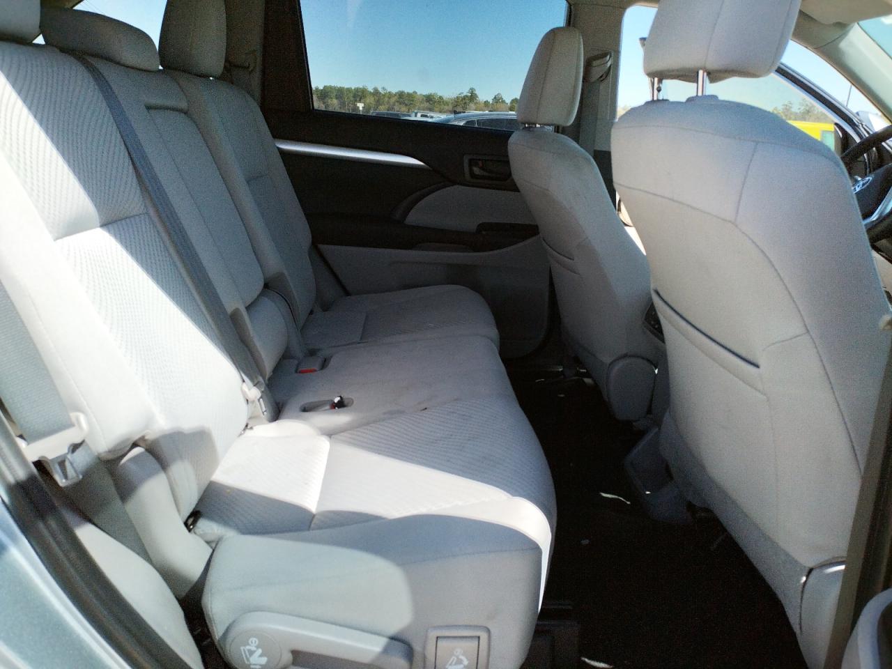 Photo 6 from auction – 2019 TOYOTA HIGHLANDER with VIN 5TDZZRFH2KS337655