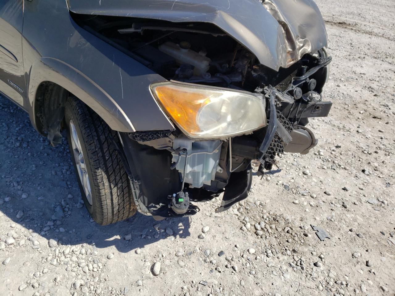 Photo 9 from auction – 2011 TOYOTA RAV4 LIMIT with VIN JTMDF4DV4B5042934