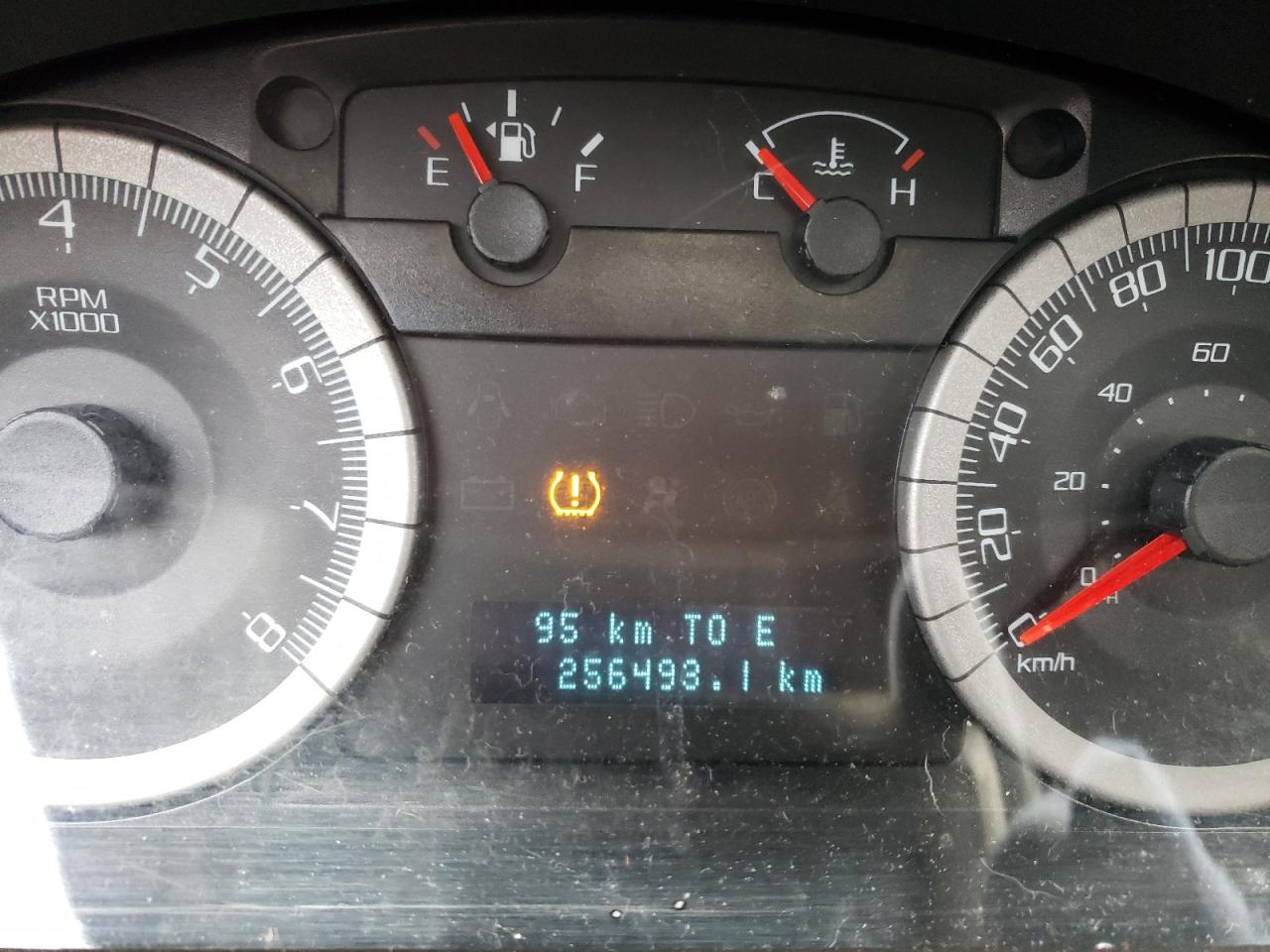 Photo 8 from auction – 2009 FORD ESCAPE LIM with VIN 1FMCU94G79KC64181