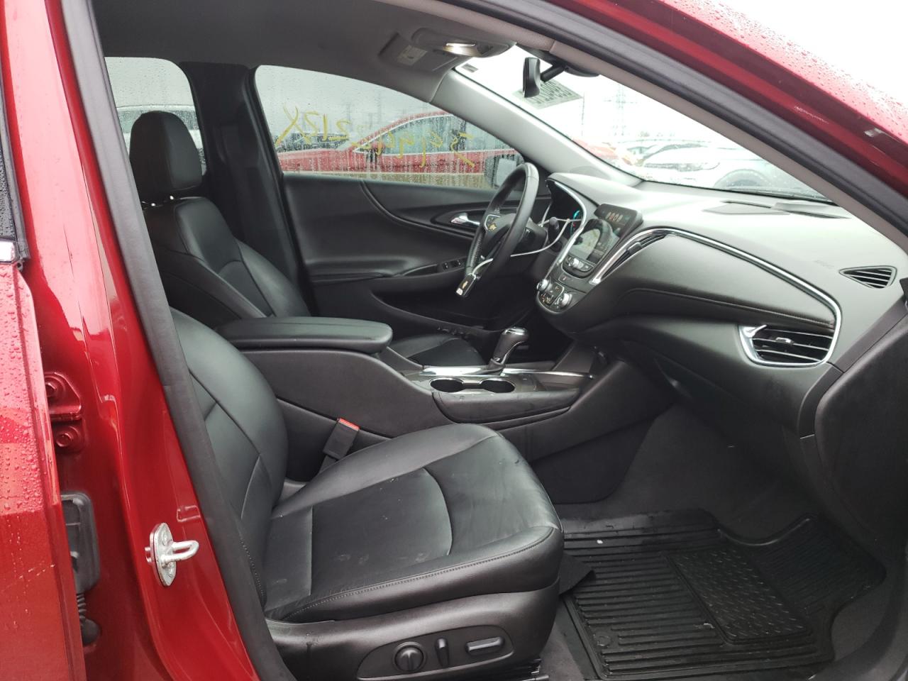 Photo 5 from auction – 2018 CHEVROLET MALIBU LT with VIN 1G1ZD5ST0JF210928