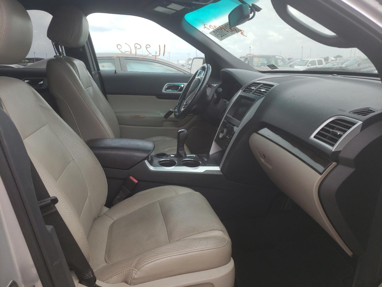 Photo 5 from auction – 2011 FORD EXPLORER L with VIN 1FMHK7F88BGA41422