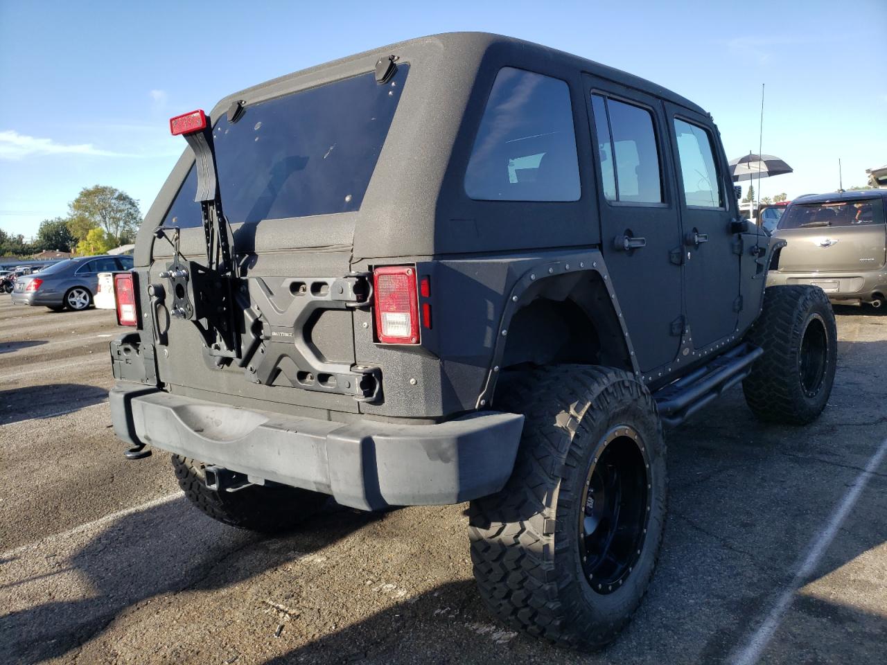 Photo 4 from auction – 2017 JEEP WRANGLER U with VIN 1C4HJWDG5HL714758