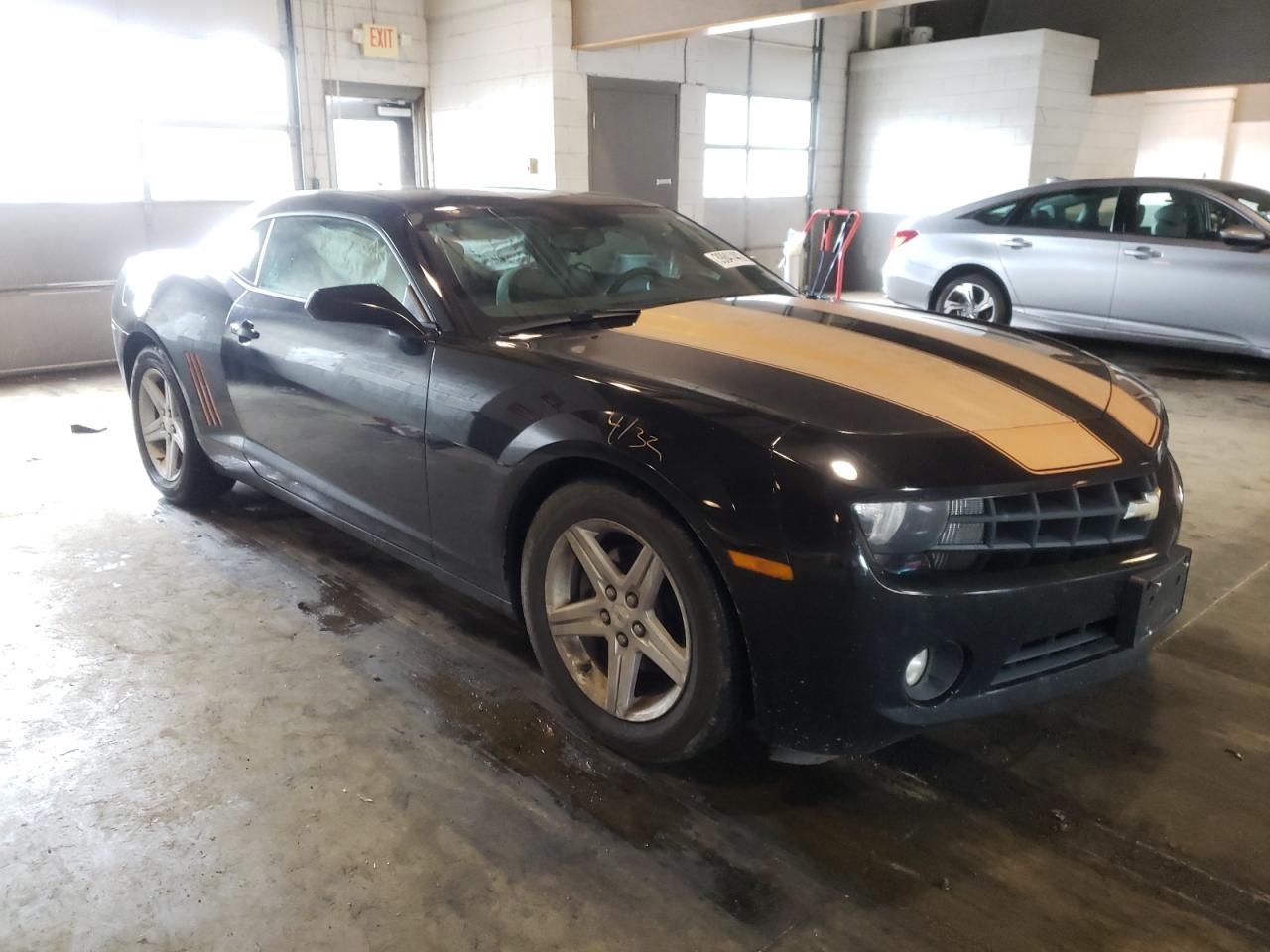 CHEVROLET CAMARO 2012 with VIN 2G1FB1E30C9184808 - Photo from auction