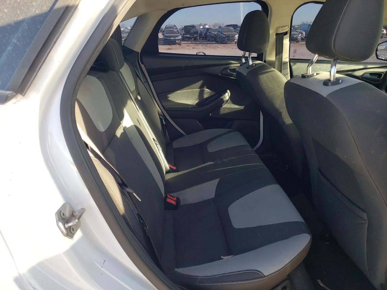 Photo 6 from auction – 2012 FORD FOCUS SE with VIN 1FAHP3F27CL272904