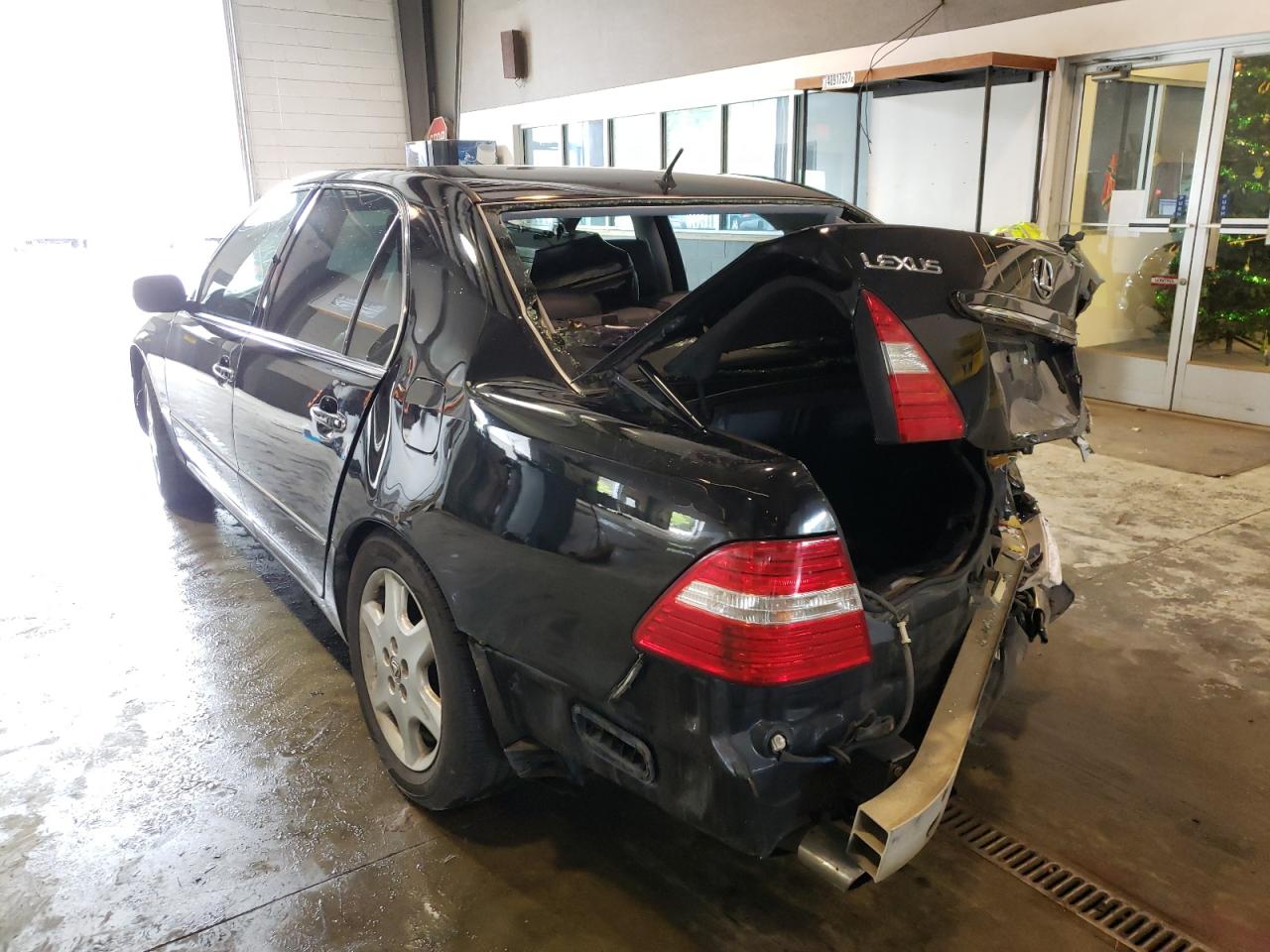 Photo 3 from auction – 2004 LEXUS LS with VIN JTHBN36F440147370