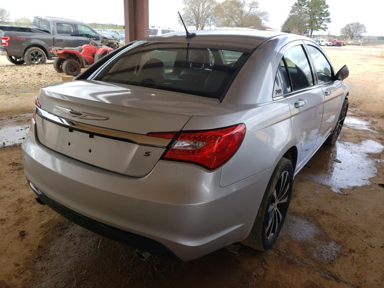 Photo 4 from auction – 2012 CHRYSLER 200 S with VIN 1C3CCBHG2CN327223