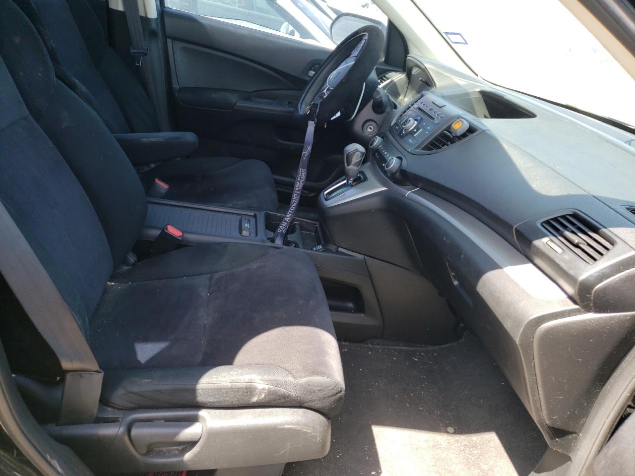 Photo 5 from auction – 2012 HONDA CR-V LX with VIN 5J6RM3H35CL019877