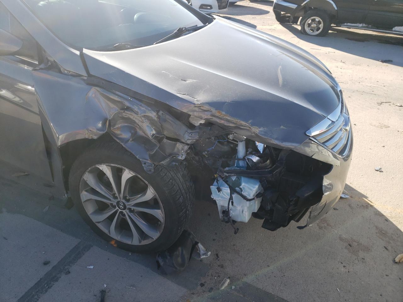 Photo 9 from auction – 2014 HYUNDAI SONATA SE with VIN 5NPEC4AB6EH826947
