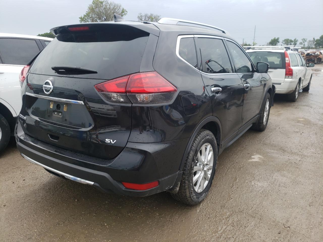 Photo 4 from auction – 2017 NISSAN ROGUE S with VIN 5N1AT2MT5HC893073