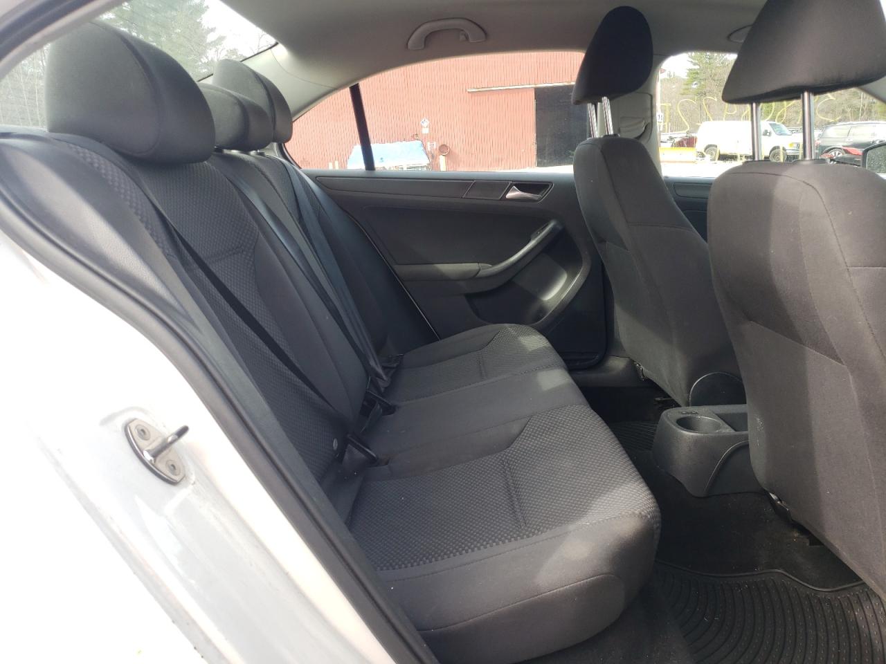 Photo 6 from auction – 2011 VOLKSWAGEN JETTA BASE with VIN 3VW2K7AJ9BM360237